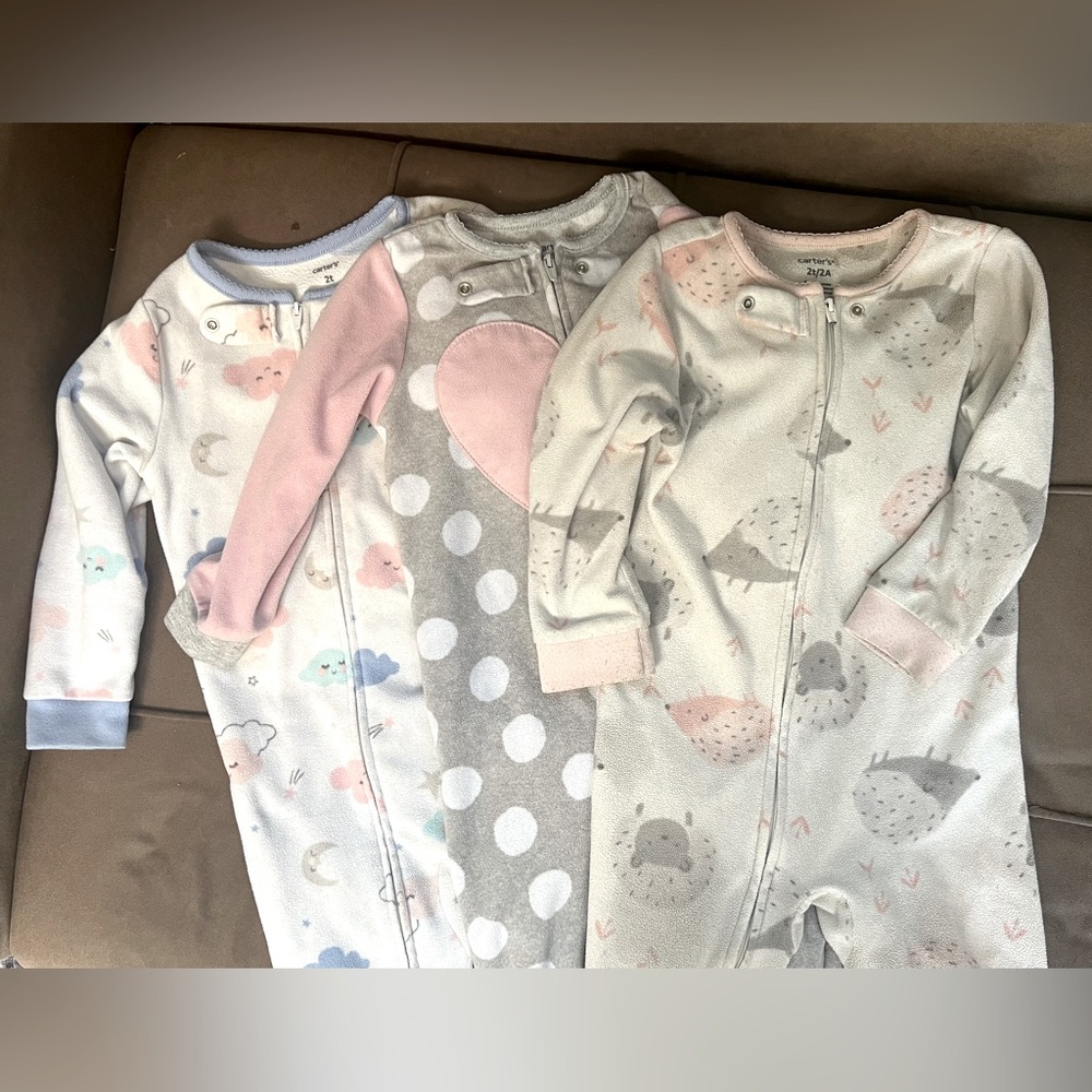 MOVING SALE everything 5$ Set of three Carters sleepers